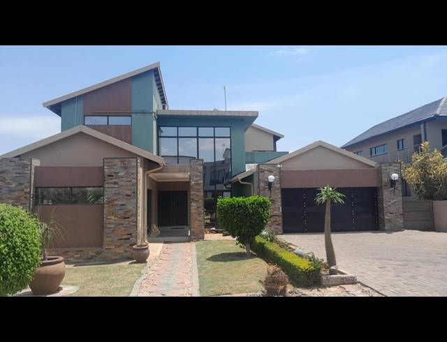 5 BEDROOM HOUSE FOR SALE IN CELTIC MEADOWS